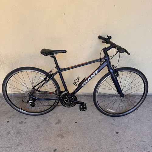 Used Giant ESCAPE 2 Hybrid/City Bike Mens Navy Blue 51-53cm - SM Mens Frame 10589-S000415711