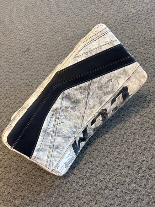 Used CCM P2.9 BLOCKER Senior Goalie Blocker White 11858-S000077218