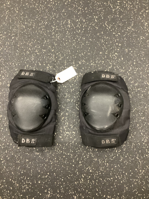 Used DBS Inline Kneepads Black LG 11162-S000432150