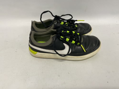 Vist Large View of Product Image Which is Used Nike Jr Golf Shoes Black Junior 02