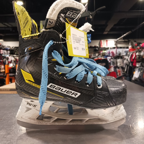 Vist Large View of Product Image Which is Used Bauer SUPREME M4 Junior Hockey Skate Junior 02.5
