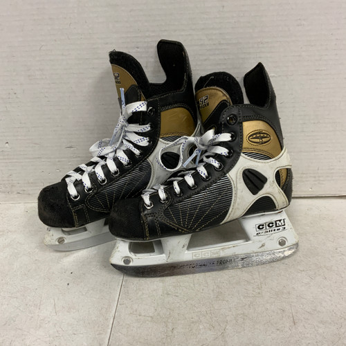 Vist Large View of Product Image Which is Used CCM 252 TACKS Junior Hockey Skate Junior 02