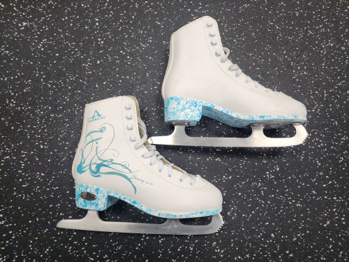 Vist Large View of Product Image Which is Used DANCING ON ICE Girls Figure Skate White Junior 06 11849-S000029624
