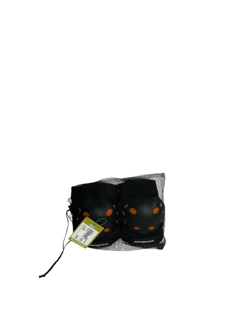 Vist Large View of Product Image Which is Used Mongoose Skateboard Kneepads Black MD 10874-S000255428