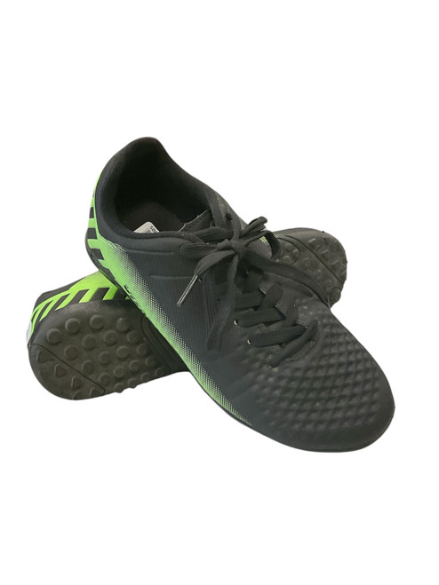 Vist Large View of Product Image Which is Used Vizari Soccer Indoor Shoes Black Junior 01.5