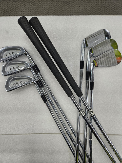 Used Wilson FCB Mens Iron Set RH 3I-PW 11713-S000146900 Vist Large View of Product Image Which is Used Wilson FCB Mens Iron Set RH 3I-PW