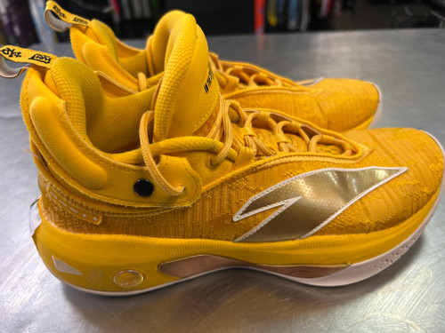 Vist Large View of Product Image Which is Used K1 Basketball Shoes M Gold Senior 8 11868-S000064091