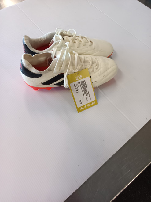Vist Large View of Product Image Which is Used Adidas Soccer Cleats White Junior 04.5 11779-S000197080
