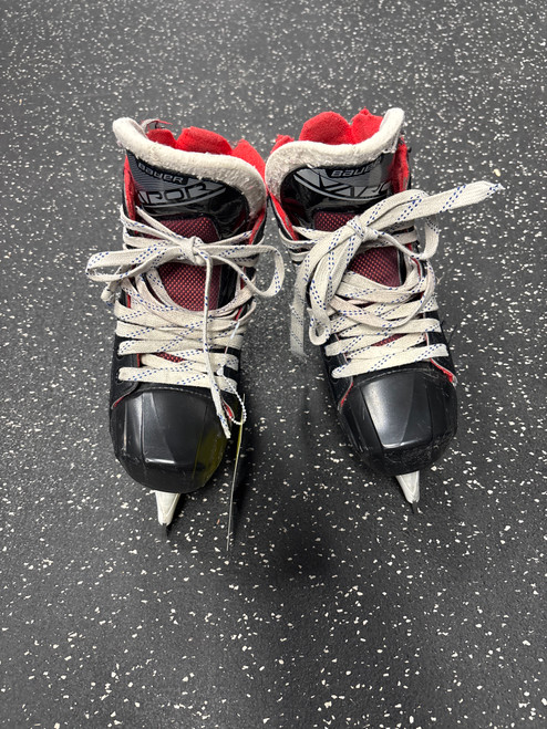 Vist Large View of Product Image Which is Used Bauer VAPOR X2.7 Junior Goalie Skate Junior 02 10558-S000239065