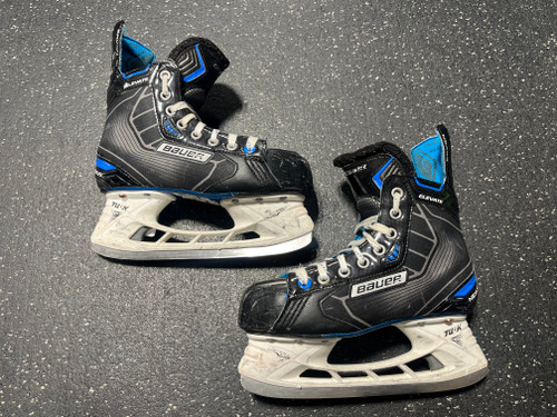 Vist Large View of Product Image Which is Used Bauer ELEVATE SZ 3.5 Junior Hockey Skate Junior 03.5 11285-S000185300