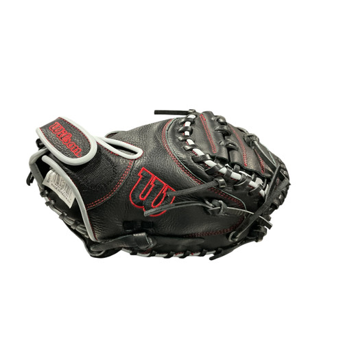 New A700 RHT CATCHER MITT 32.5IN BLACK/SILVER/RED 11834-WILWBW101432325