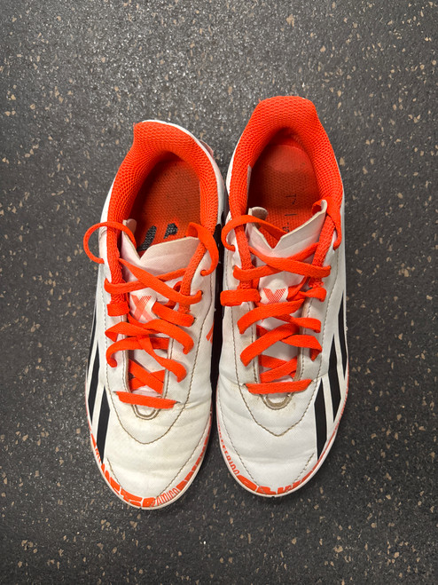 Vist Large View of Product Image Which is Used Adidas Soccer Indoor Shoes White Junior 02 11774-S000082151