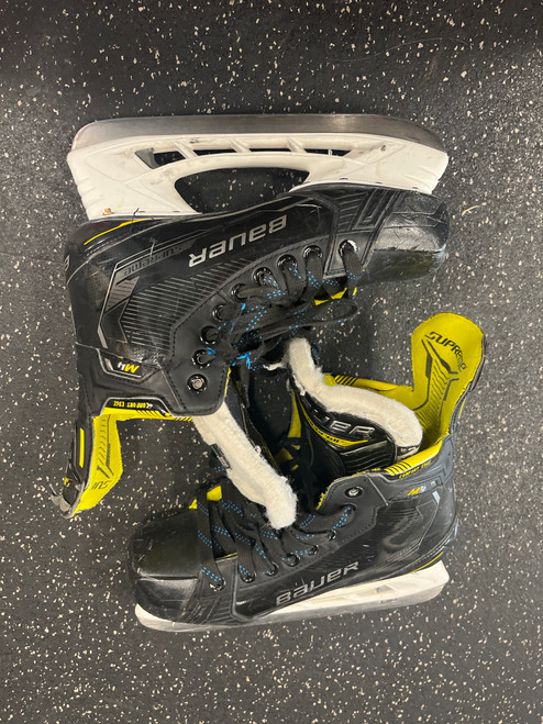 Vist Large View of Product Image Which is Used Bauer SUPREME M4 Intermediate Hockey Skate Intermediate 6.0 11726-S000284010