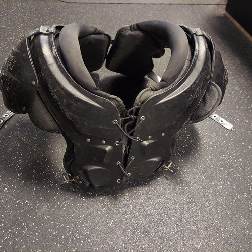 Vist Large View of Product Image Which is Used Xenith VELOCITY FB Shoulder Pads Black MD 11781-S000039702