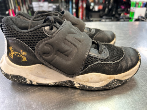 Vist Large View of Product Image Which is Used Under Armour Basketball Shoes M Black Youth 07.0 11868-S000064180