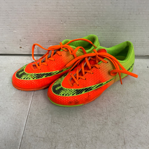 Vist Large View of Product Image Which is Used LEOCI Soccer Turf Shoes Orange Junior 03 11762-S000066588