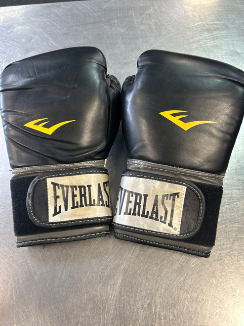 Vist Large View of Product Image Which is Used Everlast Boxing Gloves Black S/M 11868-S000064218