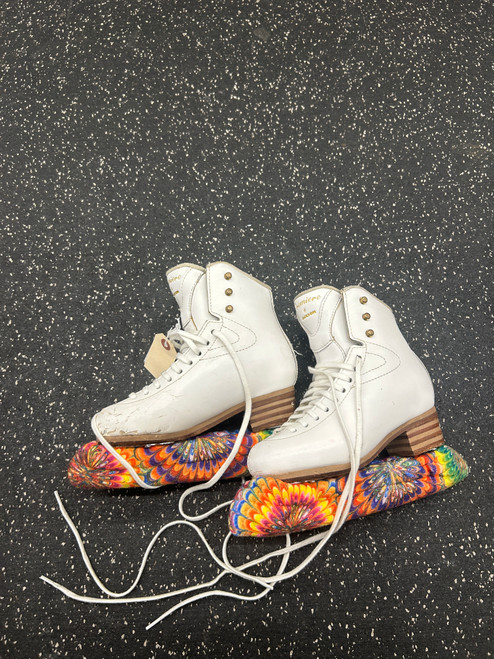 Vist Large View of Product Image Which is Used Jackson 2501 Girls Figure Skate White Junior 02