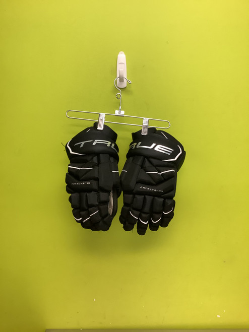 Vist Large View of Product Image Which is Used True CATALYST 7X3 Senior Gloves Black 14" 11686-S000044759
