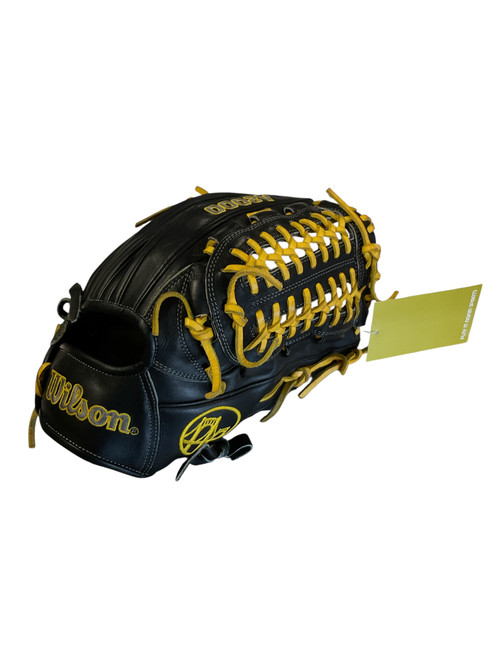 Vist Large View of Product Image Which is Used Wilson Clemente Bridge A2000 D33 David Bednar Custom RH Glove Black 11861-S000023939