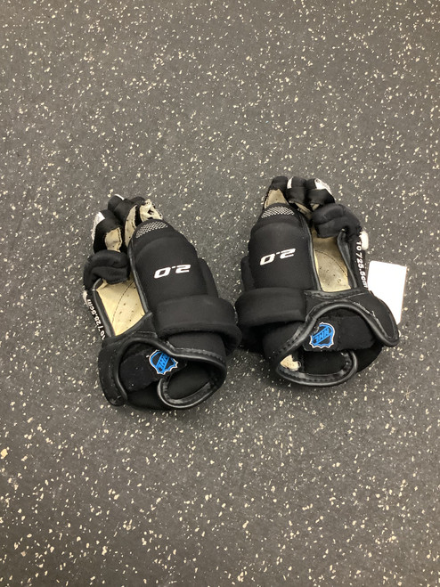 Vist Large View of Product Image Which is Used CCM 2.0 Youth Gloves Black 10"