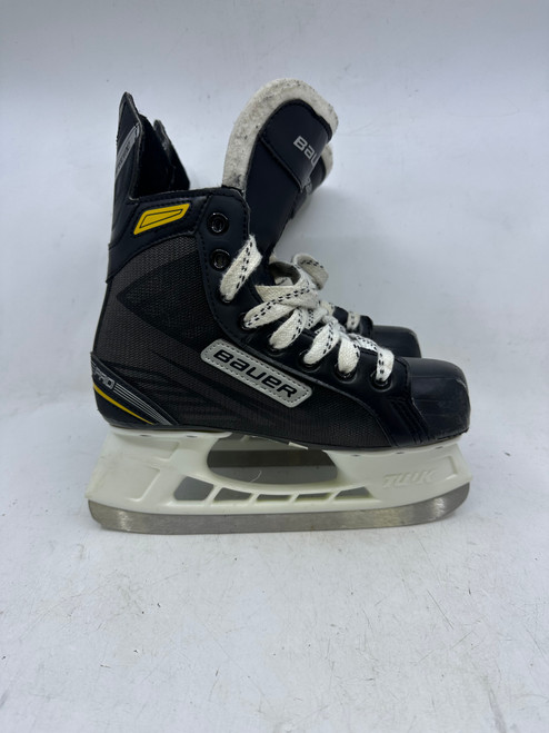 Vist Large View of Product Image Which is Used Bauer SUPREME PRO Junior Hockey Skate Junior 02 10589-S000416401