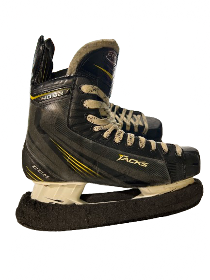 Vist Large View of Product Image Which is Used CCM TACKS 4052 9 Senior Hockey Skate Senior 9