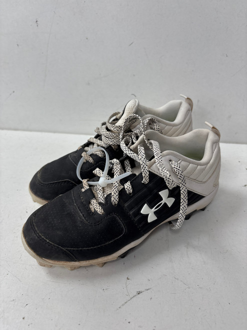 Vist Large View of Product Image Which is Used Under Armour LEADOFF LOW BB/SB Cleats Black And White Junior 03 11891-S000305004