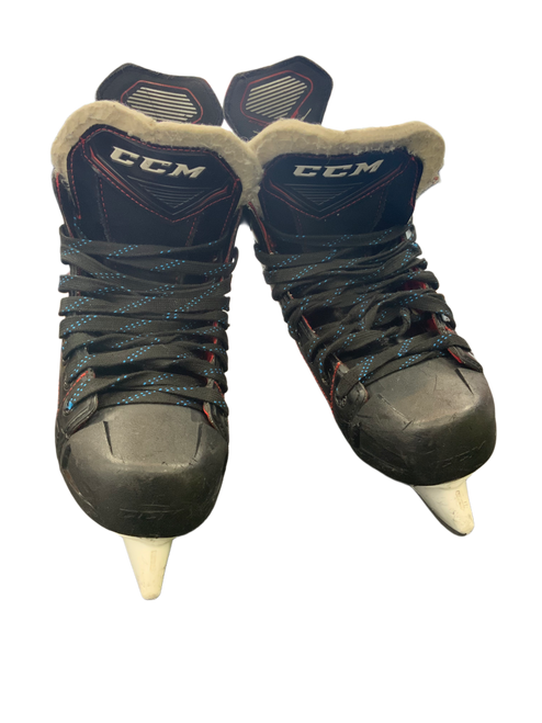 Vist Large View of Product Image Which is Used CCM JETSPEED FT470 Intermediate Hockey Skate Intermediate 5.0