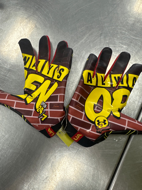 Vist Large View of Product Image Which is Used Under Armour OPEN 24/7 FB Gloves Black And Red LG 10558-S000239437