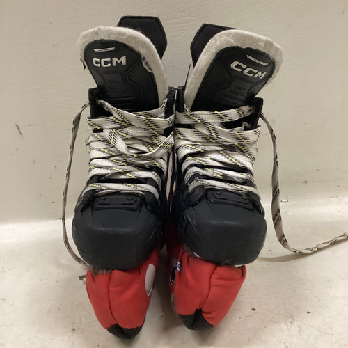 Vist Large View of Product Image Which is Used CCM TACKS AS 570 Junior Hockey Skate Junior 01.5