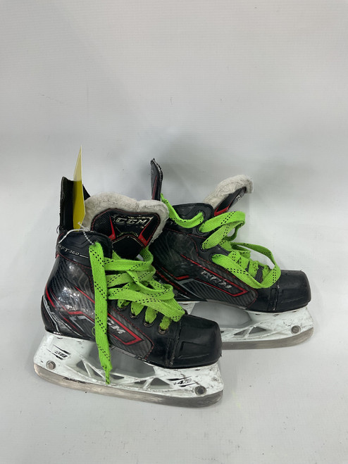 Vist Large View of Product Image Which is Used CCM FT460 JETSPEED Junior Hockey Skate Junior 01