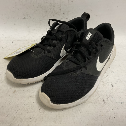 Vist Large View of Product Image Which is Used Nike Roshe 909250-001 Jr Golf Shoes Black And White Junior 06