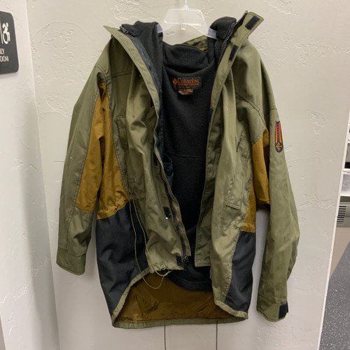 Used Columbia Outerwear Heavy Jacket M Brown XL 11762-S000066882 Vist Large View of Product Image Which is Used Columbia Outerwear Heavy Jacket M Brown XL