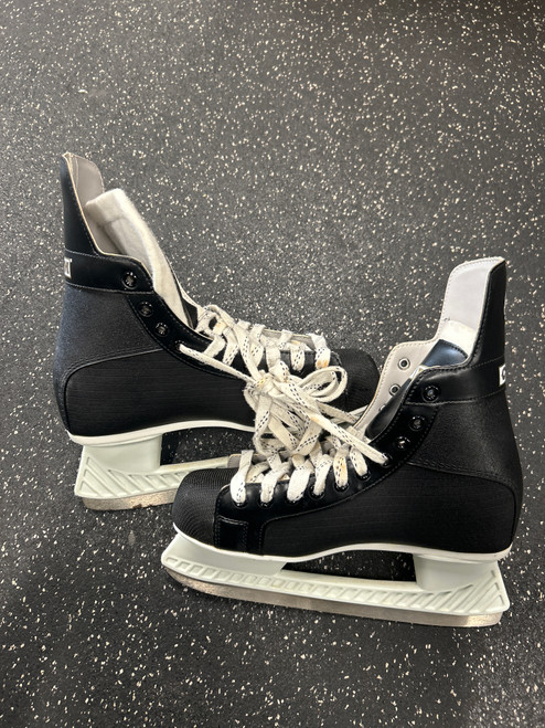 Vist Large View of Product Image Which is Used CCM CHAMPION 90 Senior Hockey Skate Senior 9