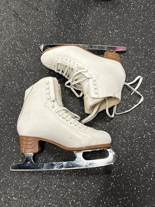 Vist Large View of Product Image Which is Used Jackson CLASSIQUE WomensFigure Skate White Senior 9 11726-S000284488