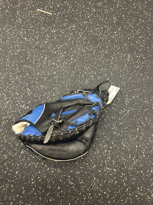 Vist Large View of Product Image Which is Used 44 PRO BB/SB Catchers RH Throw Black 32 1/2" 11162-C000432996