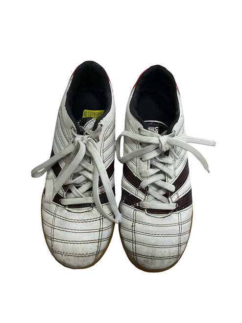 Vist Large View of Product Image Which is Used Umbro Soccer Indoor Shoes White Junior 05.5 11613-S000164751