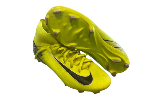 Vist Large View of Product Image Which is Used Nike Soccer Cleats Senior 5 11450-S000501458