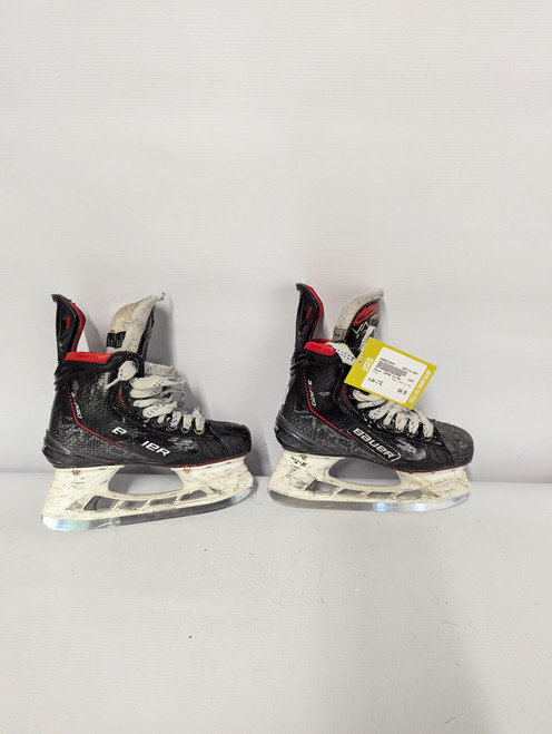 Vist Large View of Product Image Which is Used Bauer VAPOR 3X PRO Junior Hockey Skate Junior 02