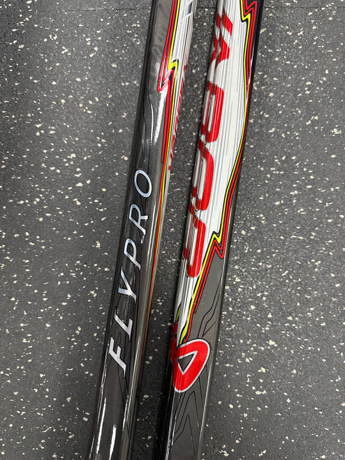Vist Large View of Product Image Which is New Bauer VAPOR FLYPRO GRIP SR-77 10558-BAR1064903RHTP28