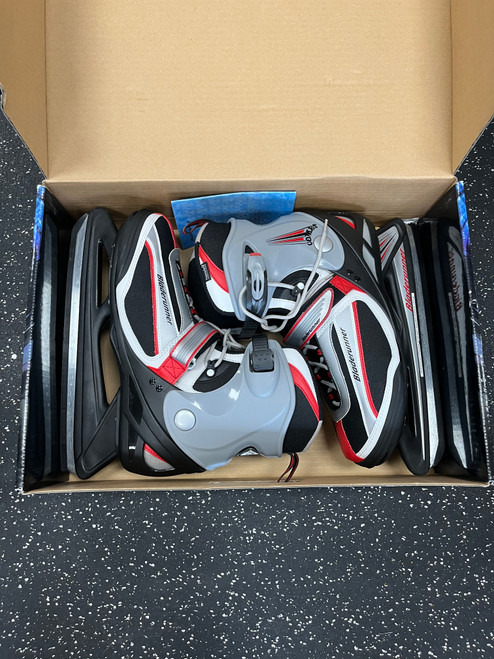 Vist Large View of Product Image Which is Used Bladerunner COMET 6.0 Mens Softboot Skate Black Senior 11