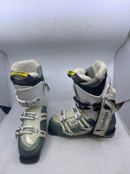 Vist Large View of Product Image Which is Used Salomon ENERGYZER 80 Womens DH Ski Boot White 250 MP - M07 - W08
