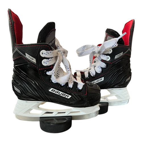 Vist Large View of Product Image Which is Used Bauer NS Youth Hockey Skate Youth 06.0 11820-S000044301