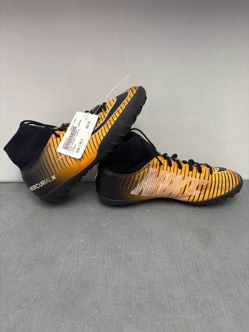 Vist Large View of Product Image Which is Used Nike Soccer Cleats None Junior 05.5 11858-S000077677