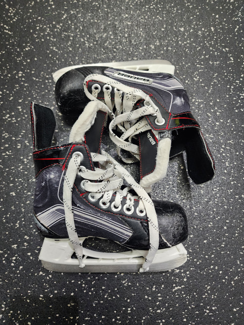 Vist Large View of Product Image Which is Used Bauer X300 Youth Hockey Skate Youth 10.0
