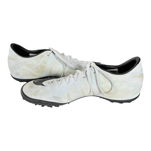 Vist Large View of Product Image Which is Used Nike Soccer Indoor Shoes White Senior 6.5 11820-S000044353