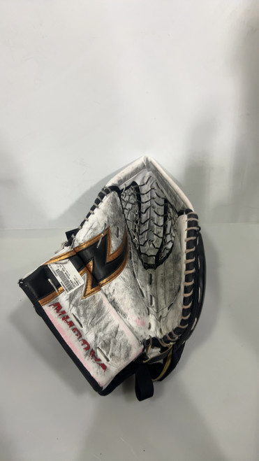 Vist Large View of Product Image Which is Used Vaughn CATCHER VAUGHN UE8 INT Inter Goalie Catcher White