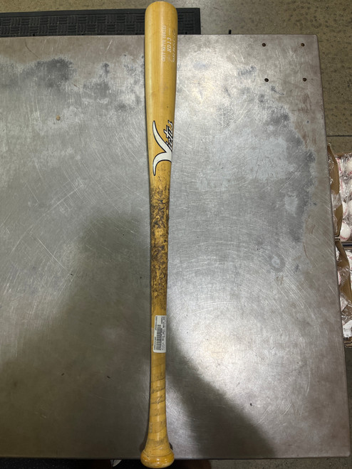 Vist Large View of Product Image Which is Used Victus HD13 GRIT MATTE SERIES BB/SB Wood Bat 31"