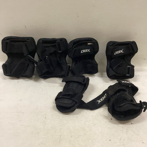 Vist Large View of Product Image Which is Used DBX SKATING PROTECTIVE SET Skateboard Kneepads Black MD